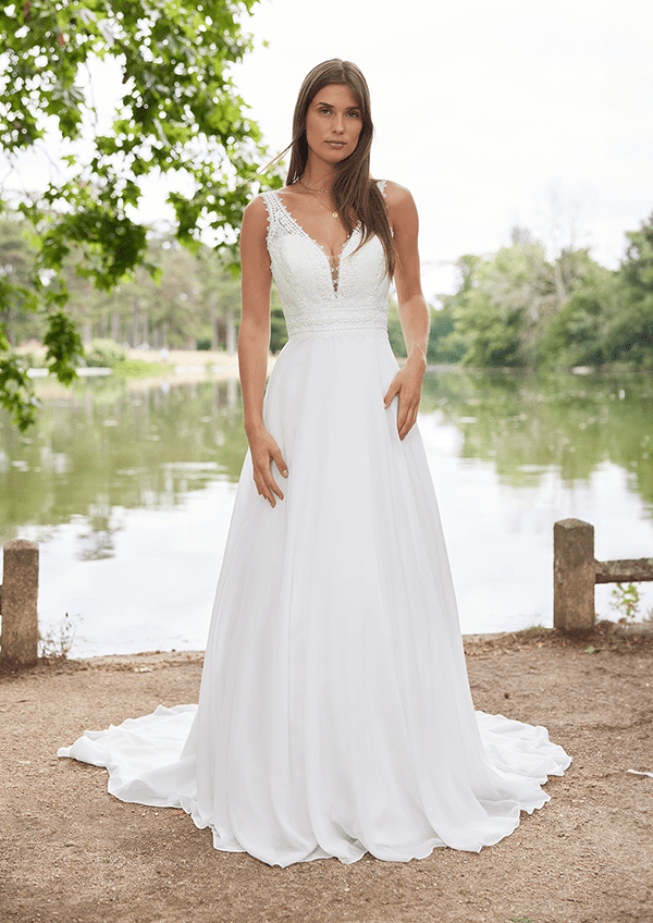 Robe bohème chic décolleté profond mousseline