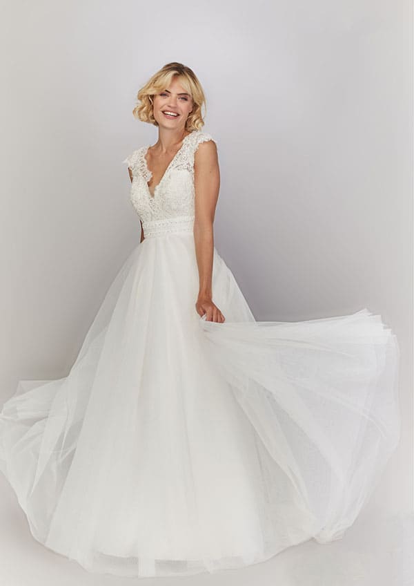 Photo robe de mariée bohème dentelle et tulle