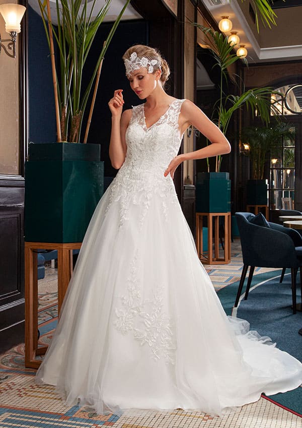 Photo robe de mariée princesse dentelle avec laçage