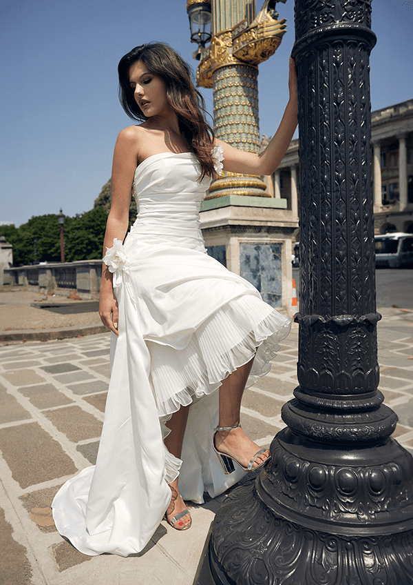 Photo robe de mariée bustier drapé en bascule