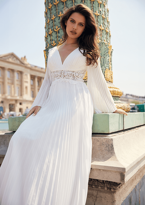 Robe de mariée plissée ceinture dentelle transparente